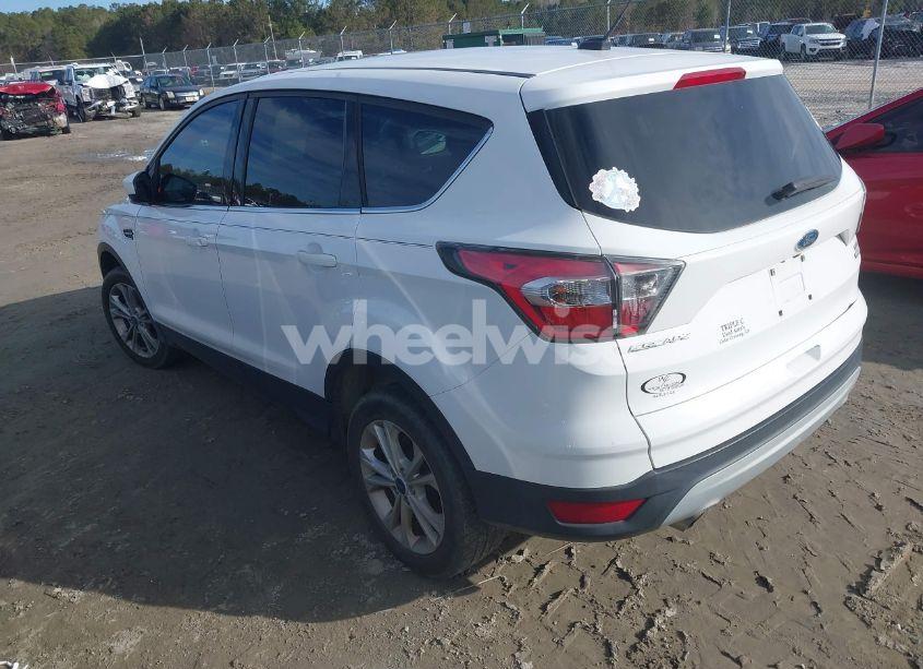 Photo 3 of 2017 Ford Escape SE (VIN 1FMCU0GD2HUB49469)