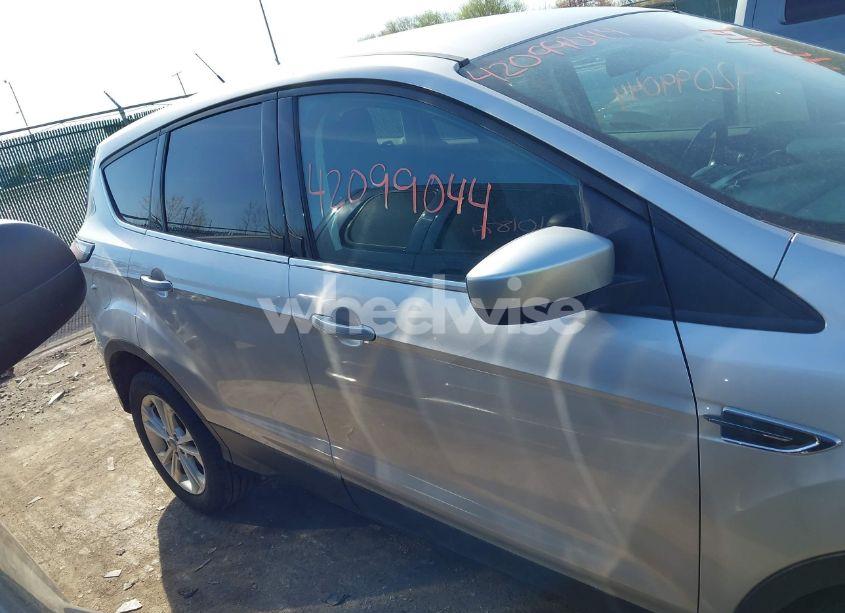 Photo 13 of 2017 Ford Escape SE (VIN 1FMCU0GD2HUB57992)