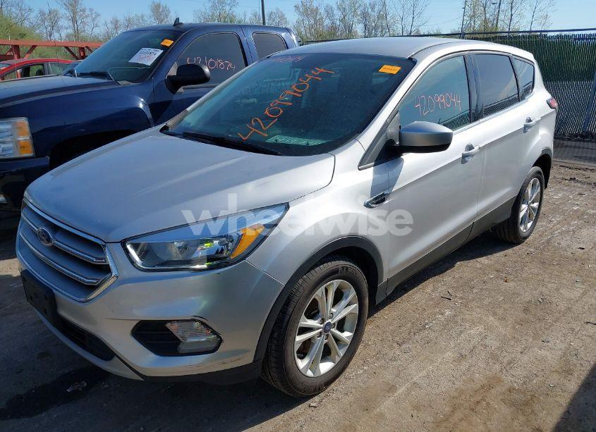 Photo 2 of 2017 Ford Escape SE (VIN 1FMCU0GD2HUB57992)