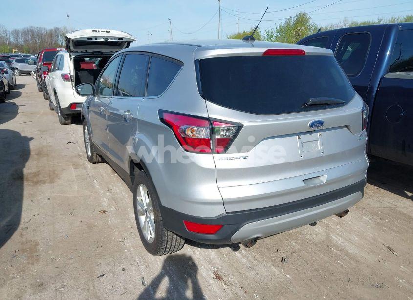 Photo 3 of 2017 Ford Escape SE (VIN 1FMCU0GD2HUB57992)