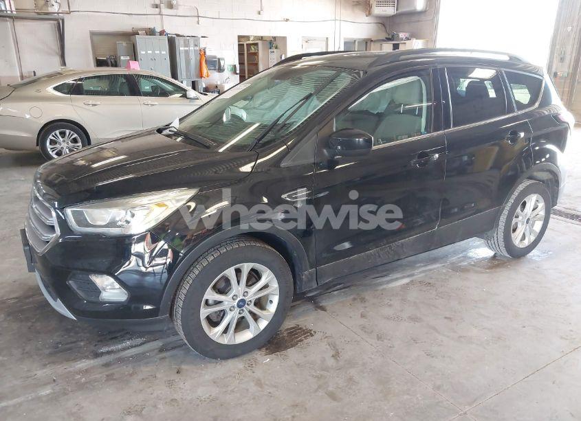 Photo 2 of 2017 Ford Escape SE (VIN 1FMCU0GD2HUB99305)