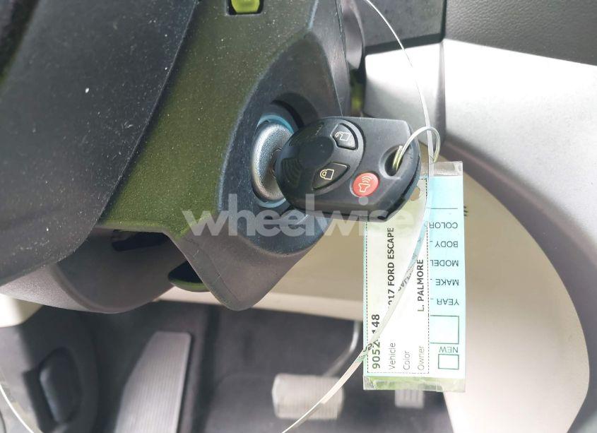 Photo 11 of 2017 Ford Escape SE (VIN 1FMCU0GD2HUC20055)