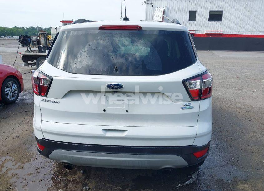 Photo 17 of 2017 Ford Escape SE (VIN 1FMCU0GD2HUC20055)
