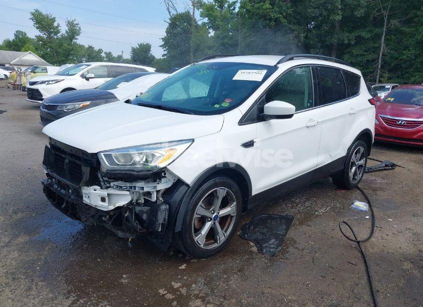 Photo 2 of 2017 Ford Escape SE (VIN 1FMCU0GD2HUC20055)
