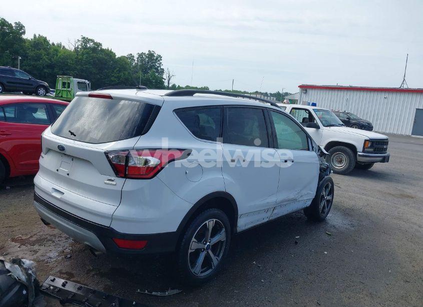 Photo 4 of 2017 Ford Escape SE (VIN 1FMCU0GD2HUC20055)