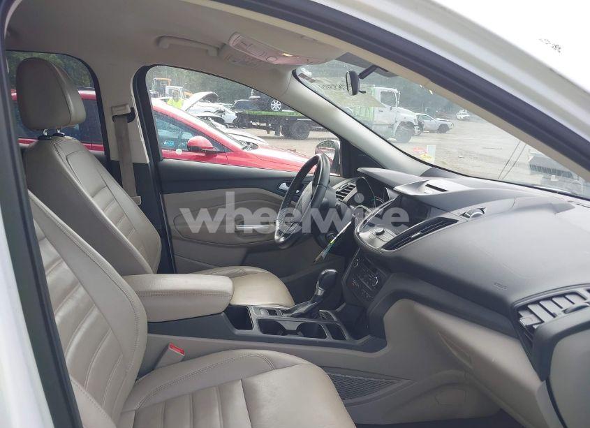 Photo 5 of 2017 Ford Escape SE (VIN 1FMCU0GD2HUC20055)