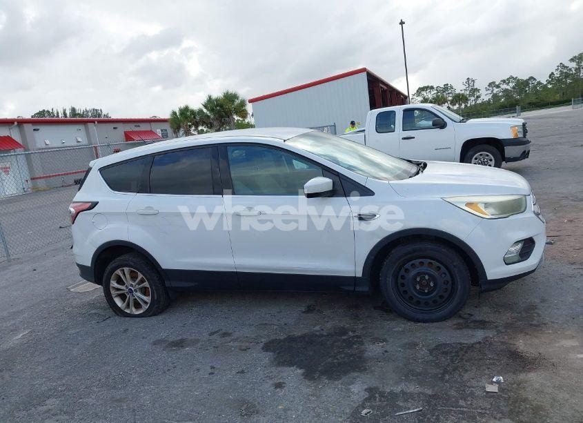 Photo 14 of 2017 Ford Escape SE (VIN 1FMCU0GD2HUD05137)