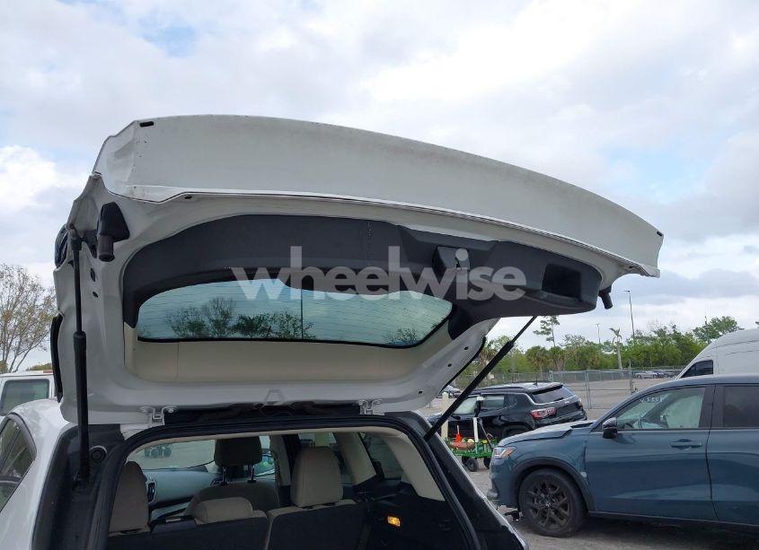 Photo 18 of 2017 Ford Escape SE (VIN 1FMCU0GD2HUD05137)