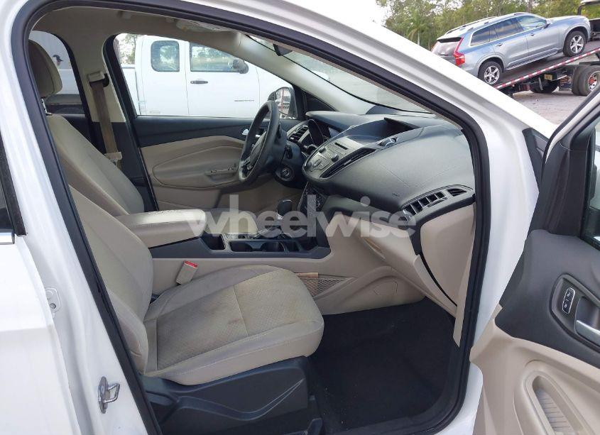 Photo 5 of 2017 Ford Escape SE (VIN 1FMCU0GD2HUD05137)