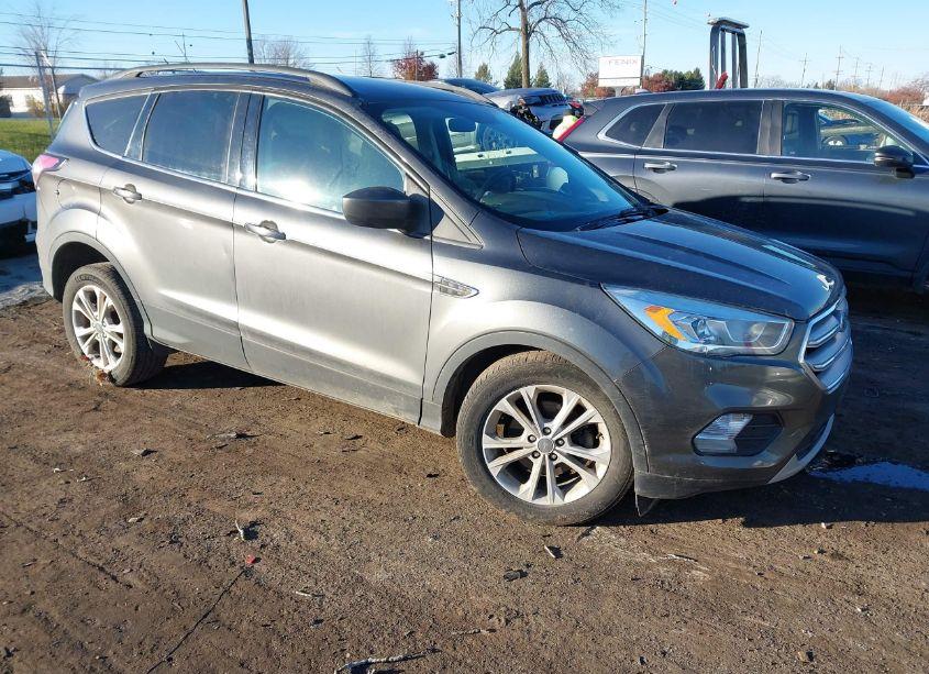 2017 Ford Escape SE (VIN 1FMCU0GD2HUD09267) main photo