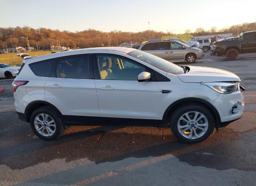 Photo 13 of 2017 Ford Escape SE (VIN 1FMCU0GD2HUE23639)