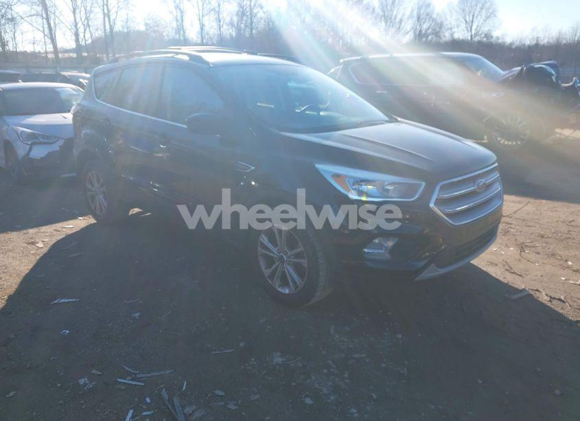 2018 Ford Escape SE (VIN 1FMCU0GD2JUA06804) main photo