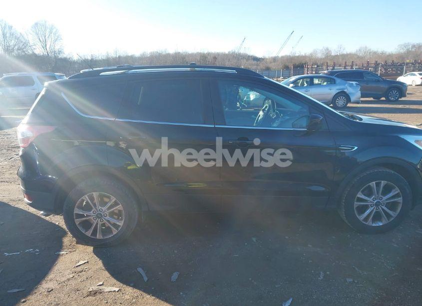 Photo 13 of 2018 Ford Escape SE (VIN 1FMCU0GD2JUA06804)