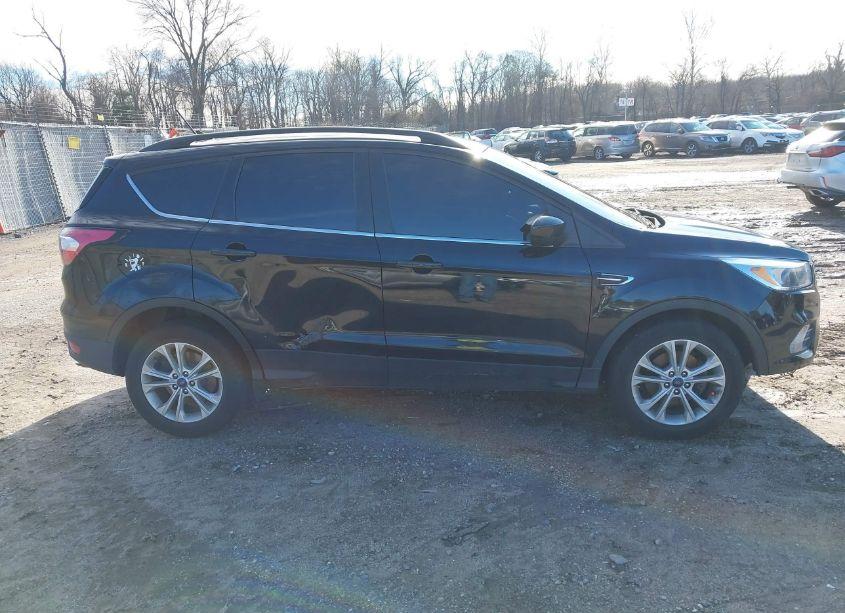 Photo 13 of 2018 Ford Escape SE (VIN 1FMCU0GD2JUA15549)