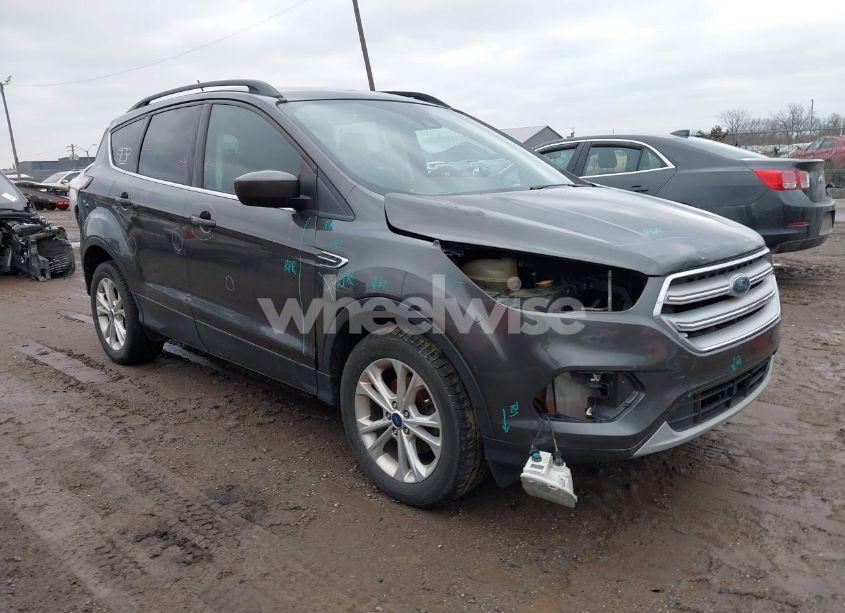 2018 Ford Escape SE (VIN 1FMCU0GD2JUA40757) main photo