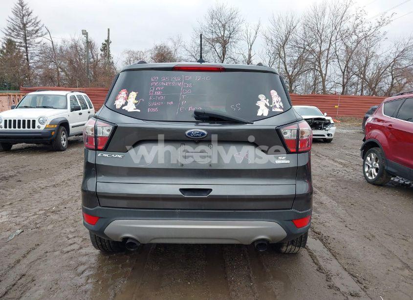 Photo 17 of 2018 Ford Escape SE (VIN 1FMCU0GD2JUA40757)