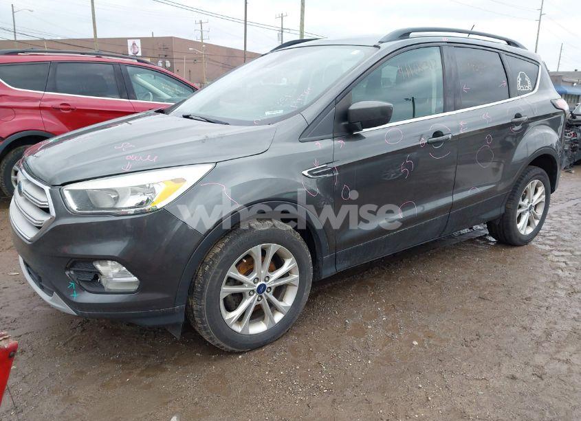 Photo 2 of 2018 Ford Escape SE (VIN 1FMCU0GD2JUA40757)