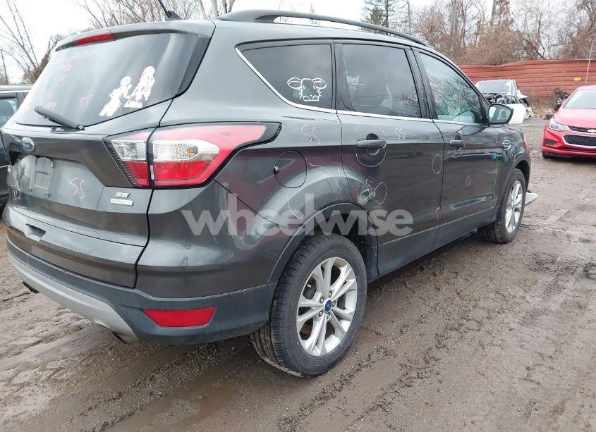 Photo 4 of 2018 Ford Escape SE (VIN 1FMCU0GD2JUA40757)