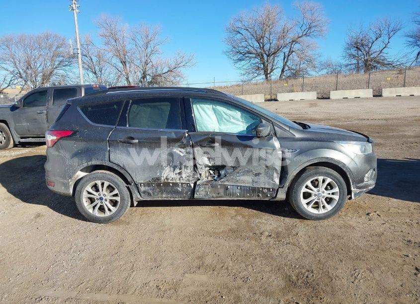 Photo 13 of 2018 Ford Escape SE (VIN 1FMCU0GD2JUA55372)