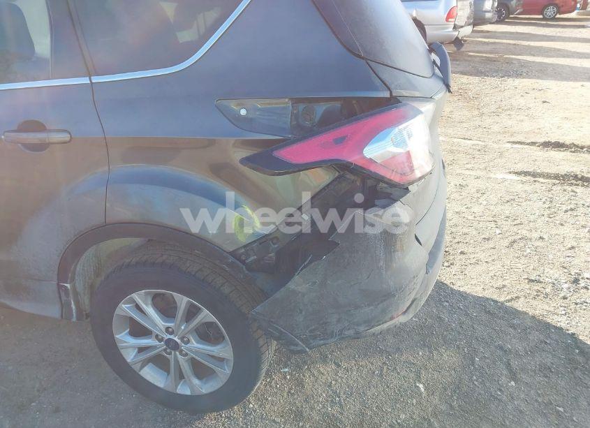 Photo 17 of 2018 Ford Escape SE (VIN 1FMCU0GD2JUA55372)