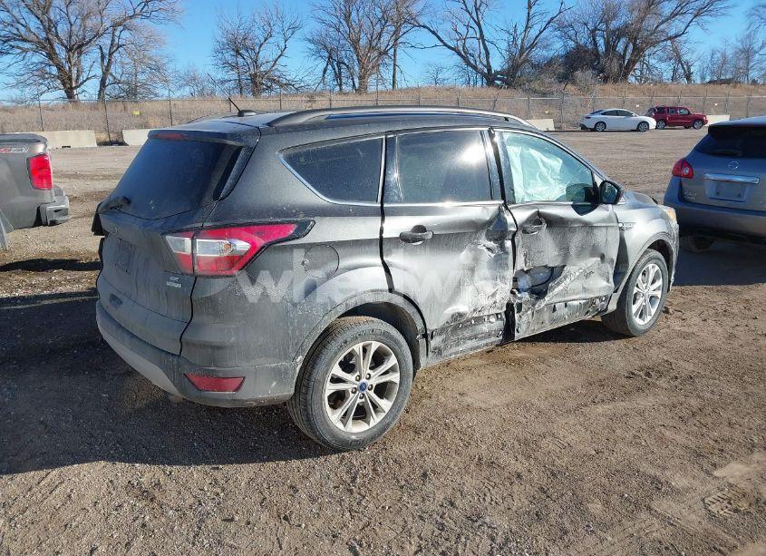 Photo 4 of 2018 Ford Escape SE (VIN 1FMCU0GD2JUA55372)