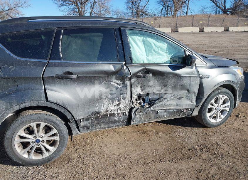 Photo 6 of 2018 Ford Escape SE (VIN 1FMCU0GD2JUA55372)