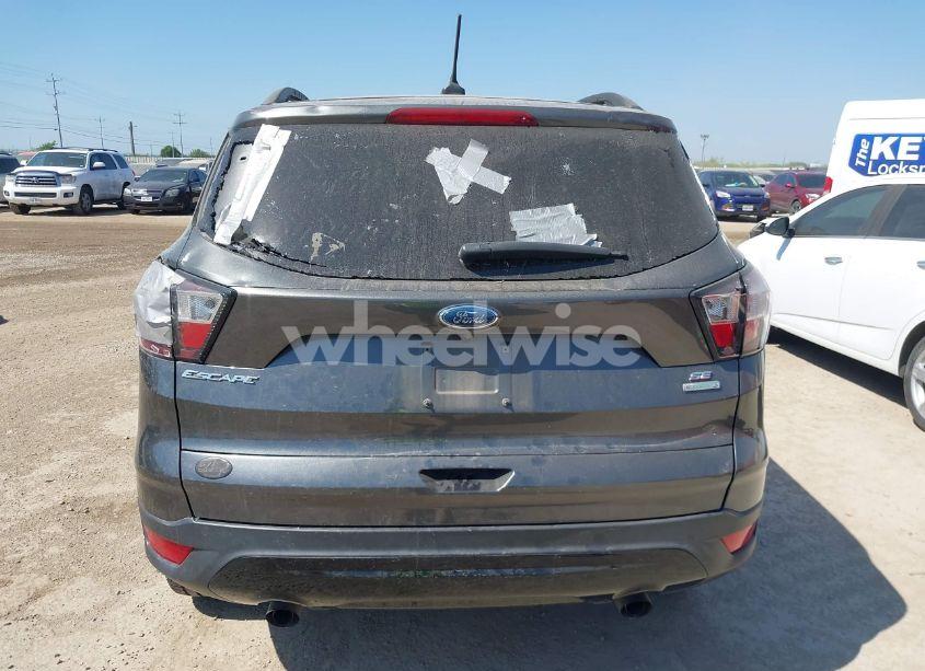 Photo 16 of 2018 Ford Escape SE (VIN 1FMCU0GD2JUA71216)