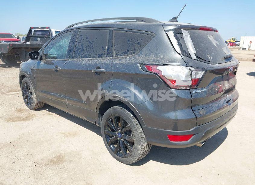 Photo 3 of 2018 Ford Escape SE (VIN 1FMCU0GD2JUA71216)