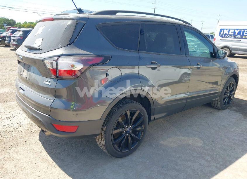 Photo 4 of 2018 Ford Escape SE (VIN 1FMCU0GD2JUA71216)