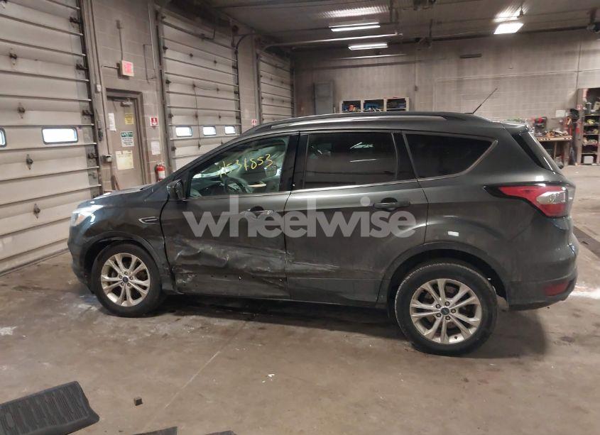 Photo 14 of 2018 Ford Escape SE (VIN 1FMCU0GD2JUA95080)