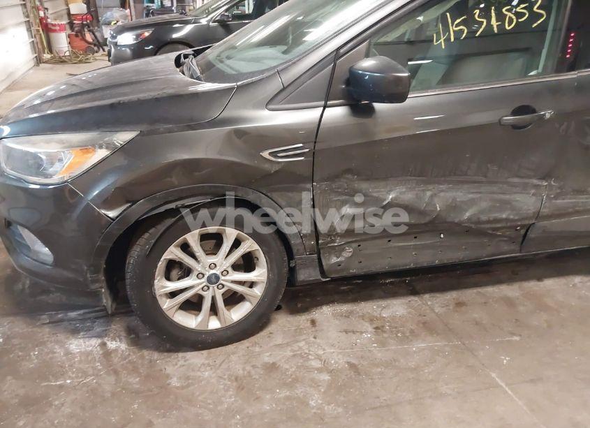 Photo 6 of 2018 Ford Escape SE (VIN 1FMCU0GD2JUA95080)