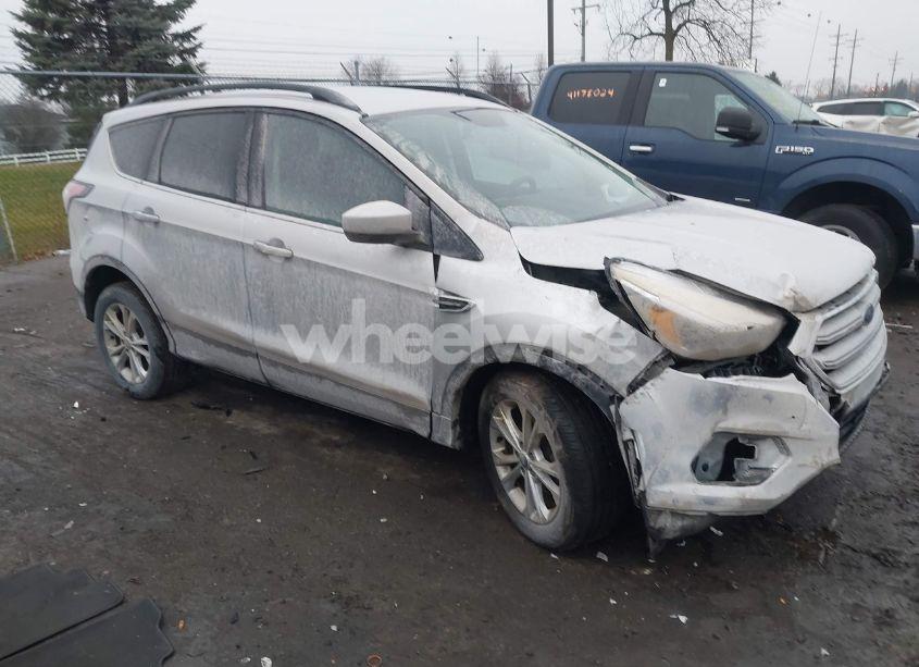 2018 Ford Escape SE (VIN 1FMCU0GD2JUC04847) main photo