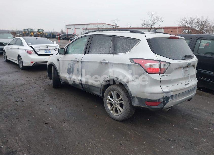 Photo 3 of 2018 Ford Escape SE (VIN 1FMCU0GD2JUC04847)