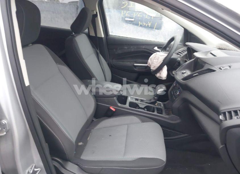 Photo 5 of 2018 Ford Escape SE (VIN 1FMCU0GD2JUC04847)