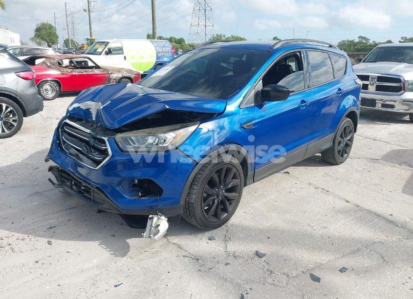 Photo 2 of 2018 Ford Escape SE (VIN 1FMCU0GD2JUC27271)