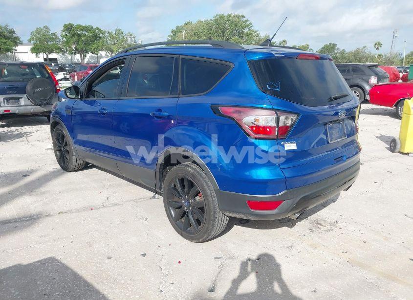 Photo 3 of 2018 Ford Escape SE (VIN 1FMCU0GD2JUC27271)