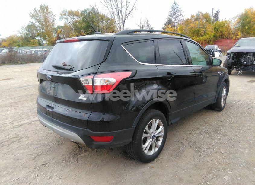 Photo 4 of 2018 Ford Escape SE (VIN 1FMCU0GD2JUC32499)
