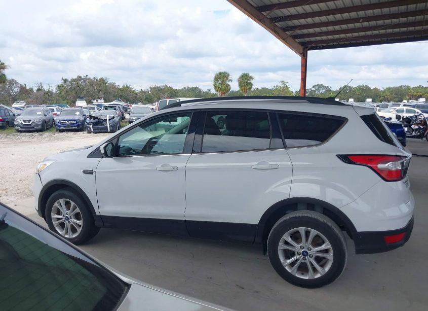 Photo 14 of 2018 Ford Escape SE (VIN 1FMCU0GD2JUC61288)