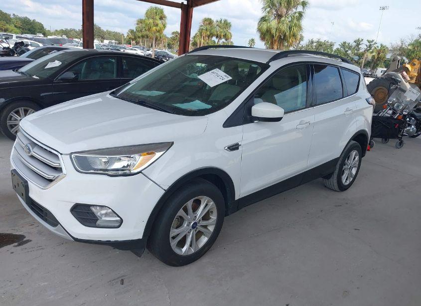 Photo 2 of 2018 Ford Escape SE (VIN 1FMCU0GD2JUC61288)