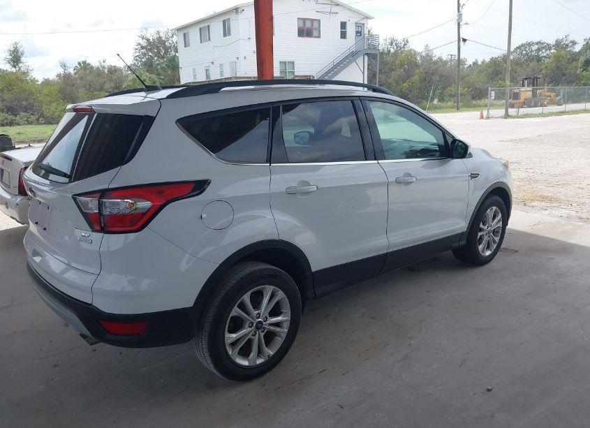 Photo 4 of 2018 Ford Escape SE (VIN 1FMCU0GD2JUC61288)