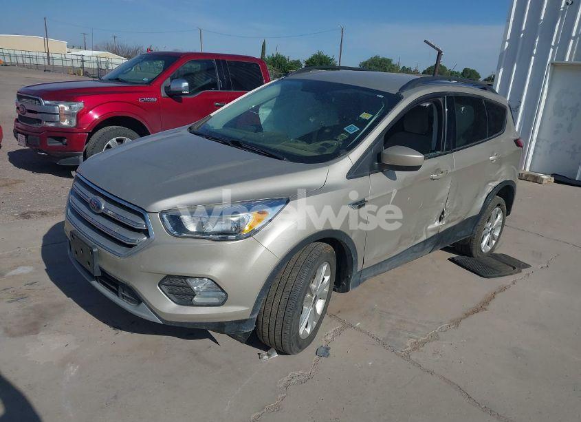 Photo 2 of 2018 Ford Escape SE (VIN 1FMCU0GD2JUC94839)