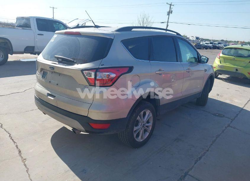 Photo 4 of 2018 Ford Escape SE (VIN 1FMCU0GD2JUC94839)