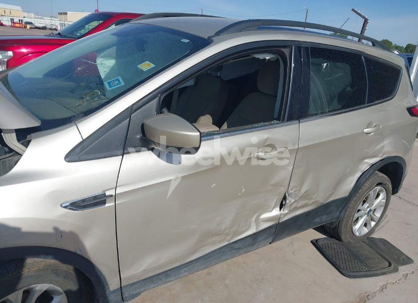 Photo 6 of 2018 Ford Escape SE (VIN 1FMCU0GD2JUC94839)