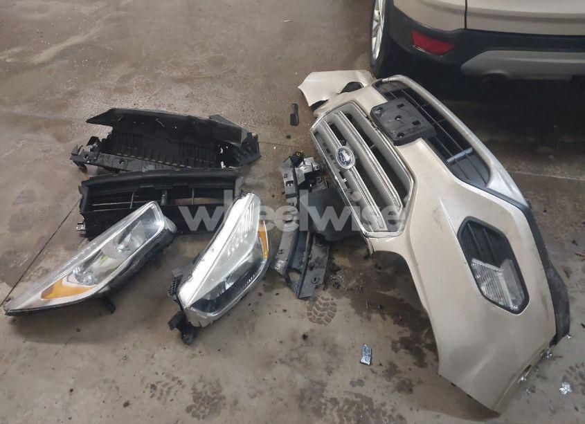 Photo 12 of 2018 Ford Escape SE (VIN 1FMCU0GD2JUD35096)