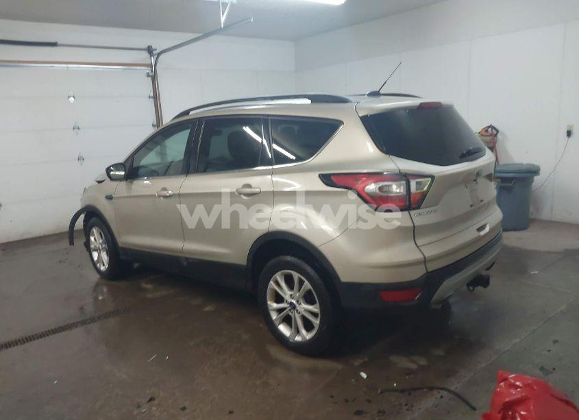 Photo 3 of 2018 Ford Escape SE (VIN 1FMCU0GD2JUD35096)