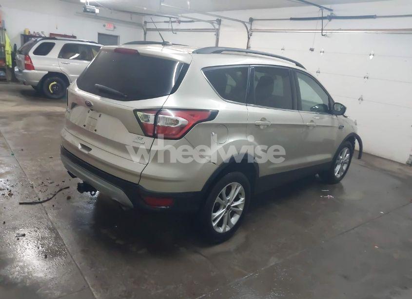 Photo 4 of 2018 Ford Escape SE (VIN 1FMCU0GD2JUD35096)
