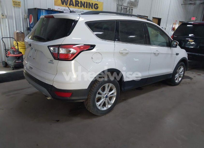 Photo 4 of 2018 Ford Escape SE (VIN 1FMCU0GD2JUD61133)