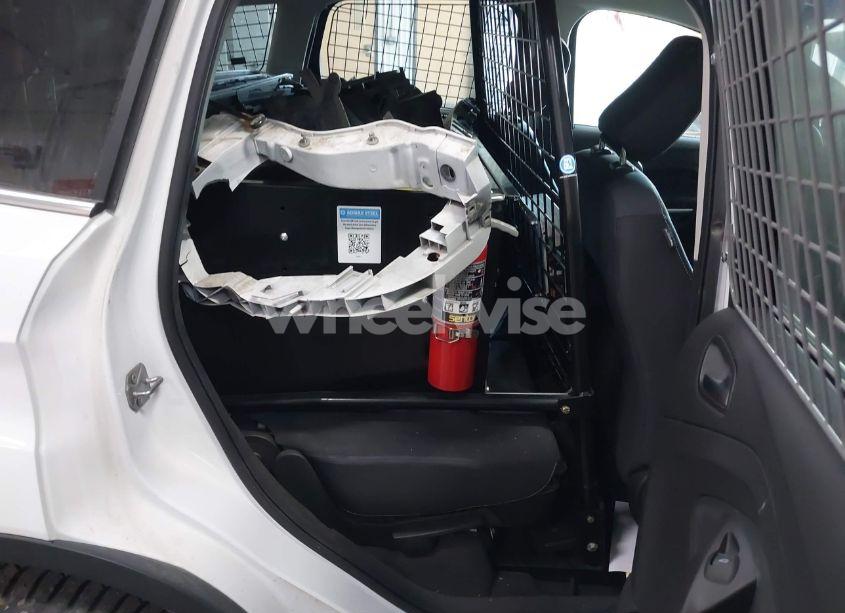 Photo 8 of 2018 Ford Escape SE (VIN 1FMCU0GD2JUD61133)