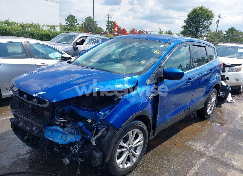 Photo 2 of 2019 Ford Escape SE (VIN 1FMCU0GD2KUA15973)