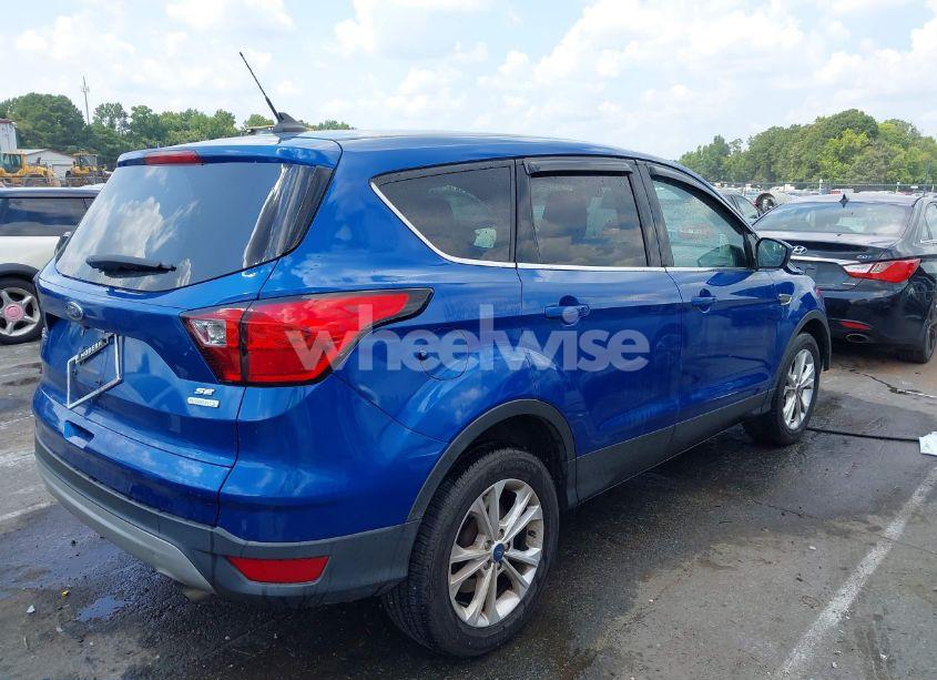Photo 4 of 2019 Ford Escape SE (VIN 1FMCU0GD2KUA15973)